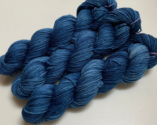 Merino 166 handgefärbtes Merinogarn 100g - Sonjas Wollanstalt