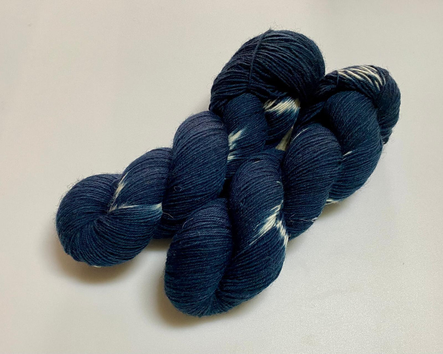 Basicsocks handgefärbte Sockenwolle