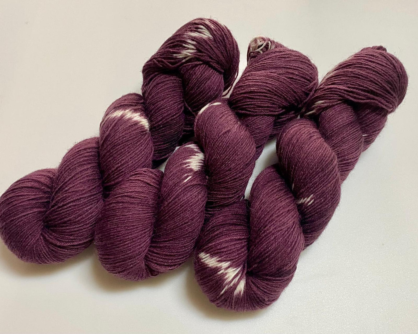 Basicsocks handgefärbte Sockenwolle