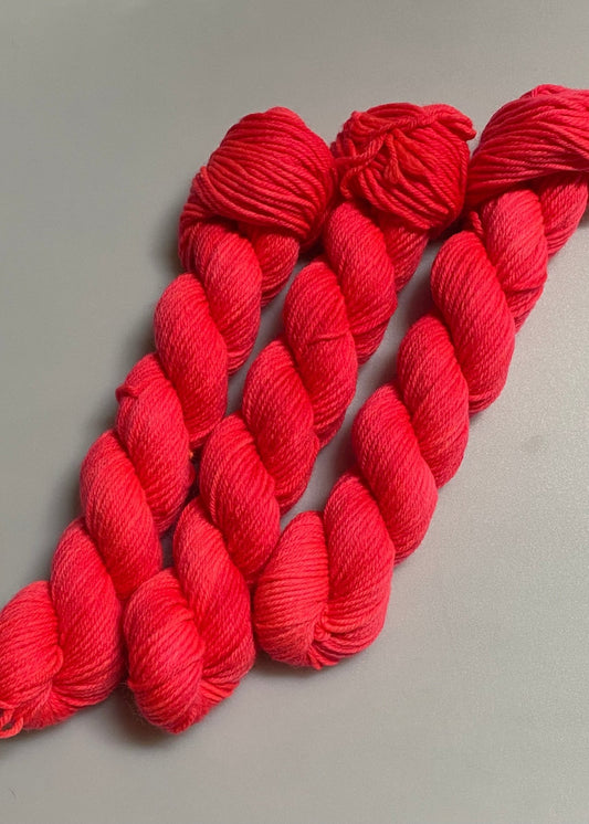Fine Merino Socks ca. 20g handgefärbte Wolle - Sonjas Wollanstalt