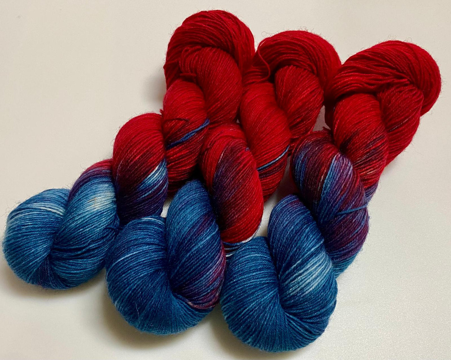 Basicsocks handgefärbte Sockenwolle
