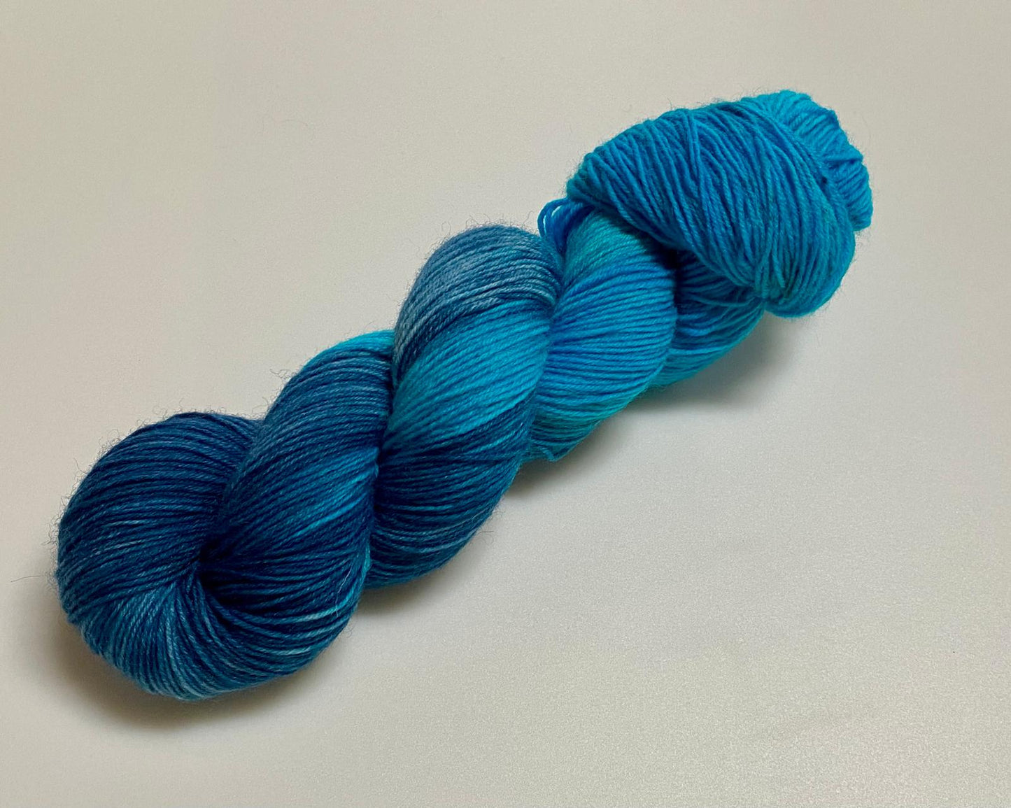Basicsocks handgefärbte Sockenwolle