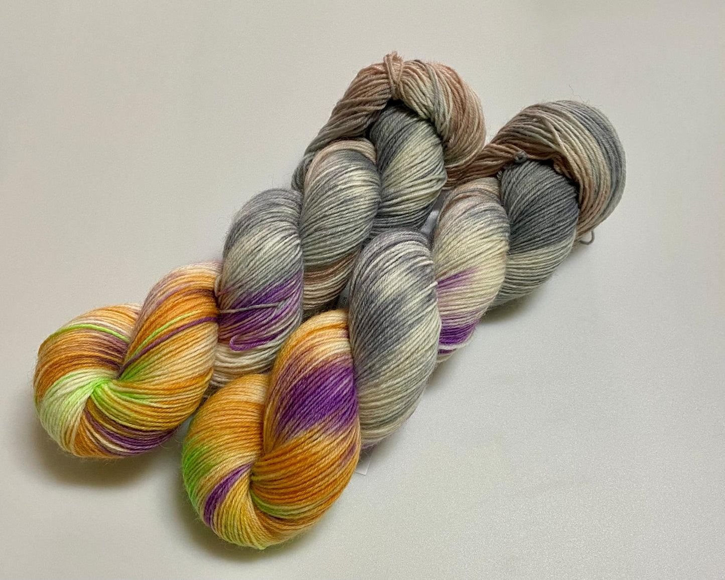 Basicsocks handgefärbte Sockenwolle