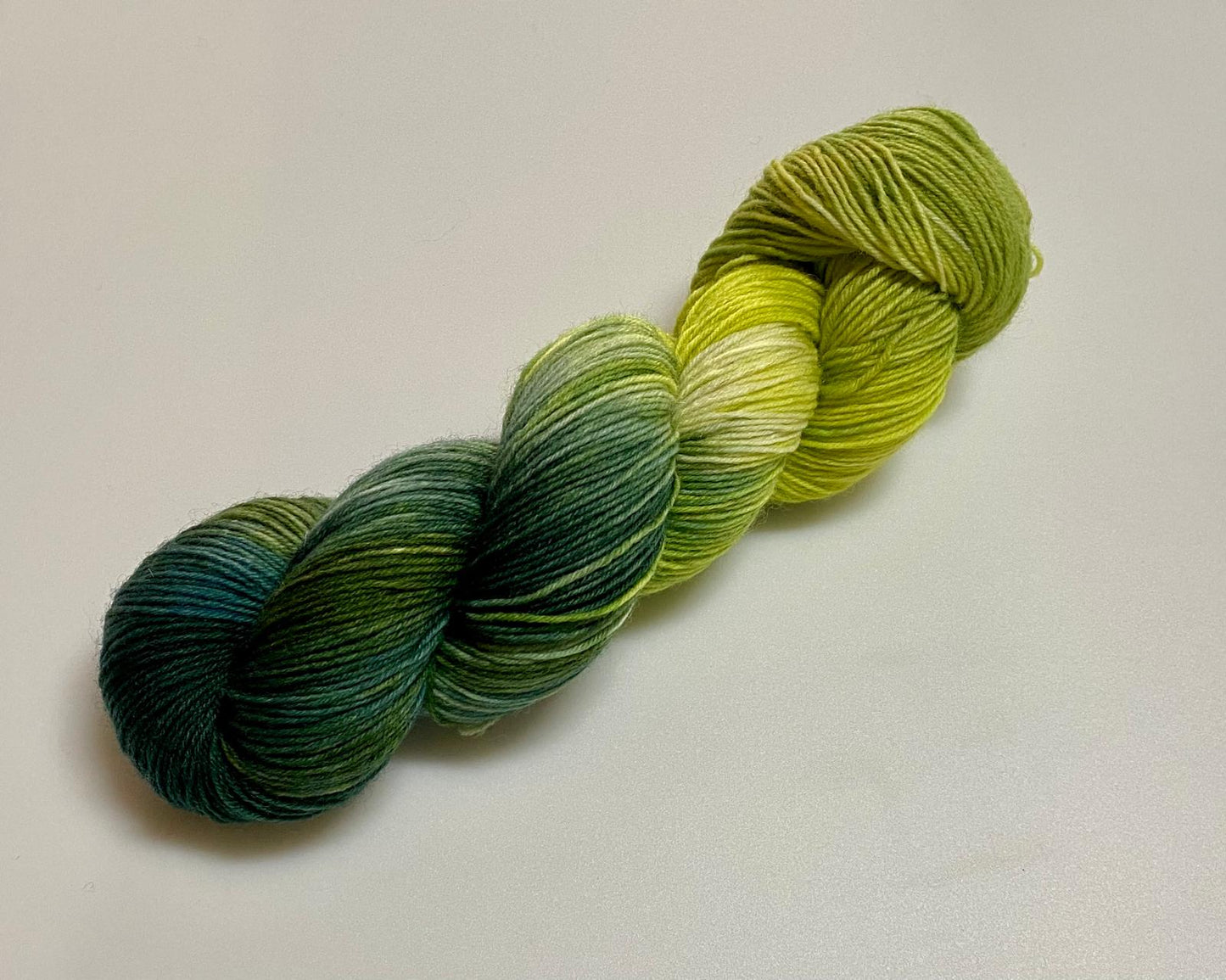 Basicsocks handgefärbte Sockenwolle