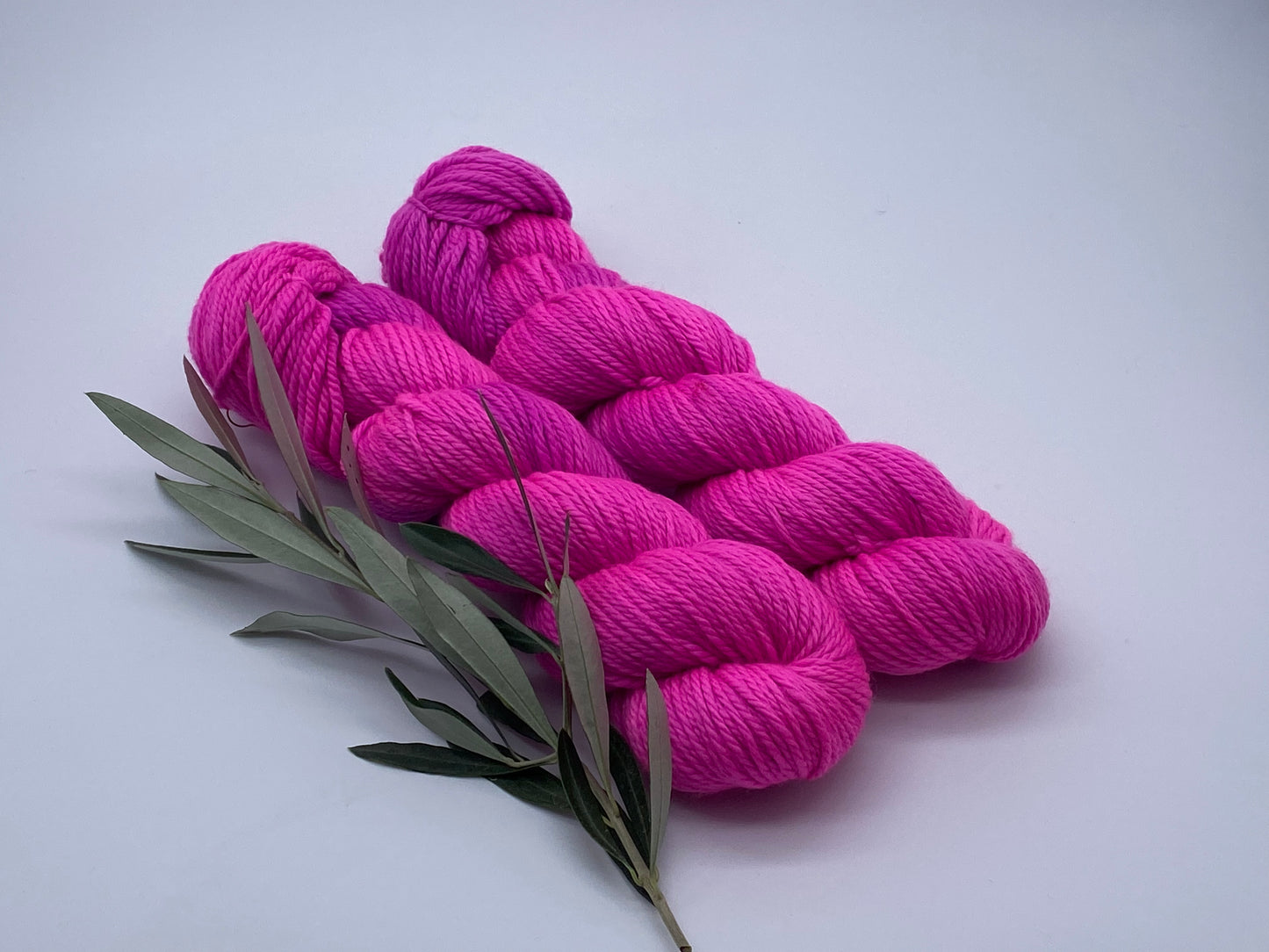 Merino 166 handgefärbtes Merinogarn 100g