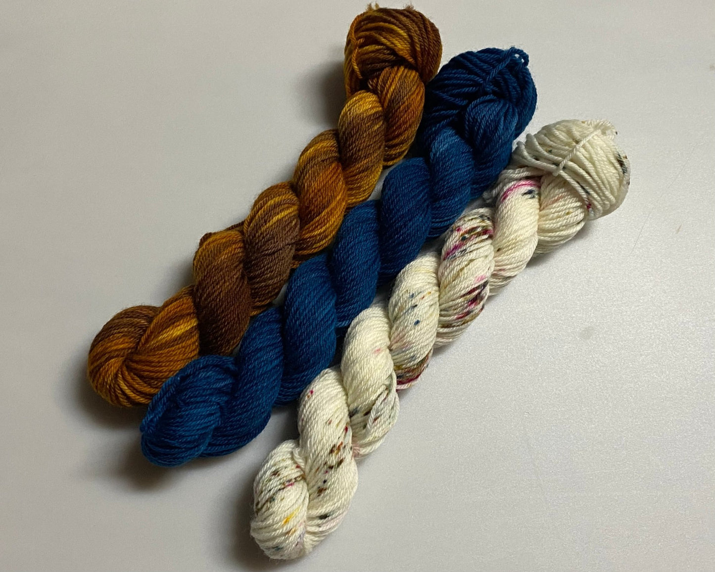 Fine Merino Socks ca. 20g handgefärbte Wolle - Sonjas Wollanstalt