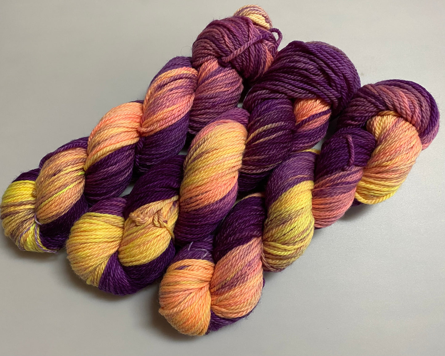 Merino 166 handgefärbtes Merinogarn 100g