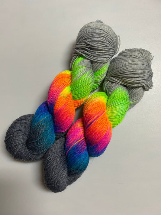Fine Merino Socks 6 - fach handgefärbte Wolle - Sonjas Wollanstalt