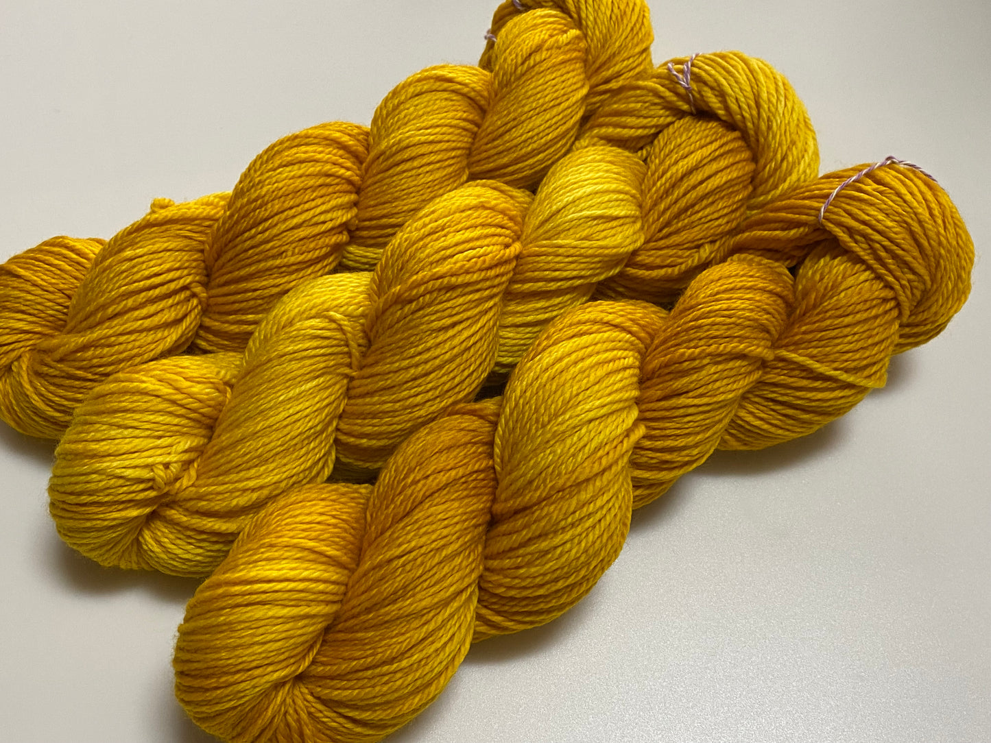 Merino 166 handgefärbtes Merinogarn 100g