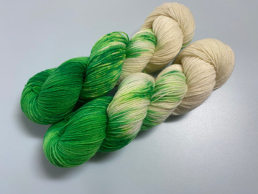 Basicsocks handgefärbte Sockenwolle