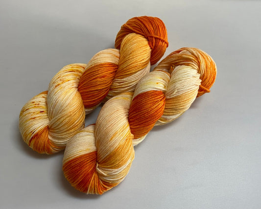 Fine Merino Socks 6 - fach handgefärbte Wolle - Sonjas Wollanstalt