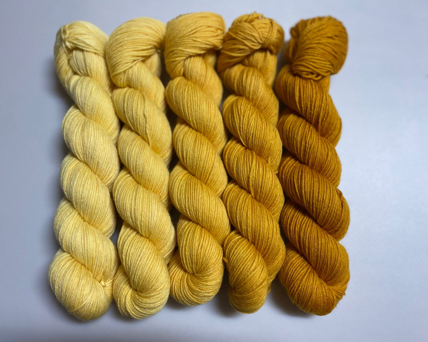 Fine Merino Socks 4 - fach handgefärbt ca. 50g - Sonjas Wollanstalt