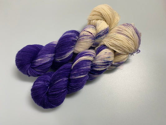 Basicsocks handgefärbte Sockenwolle