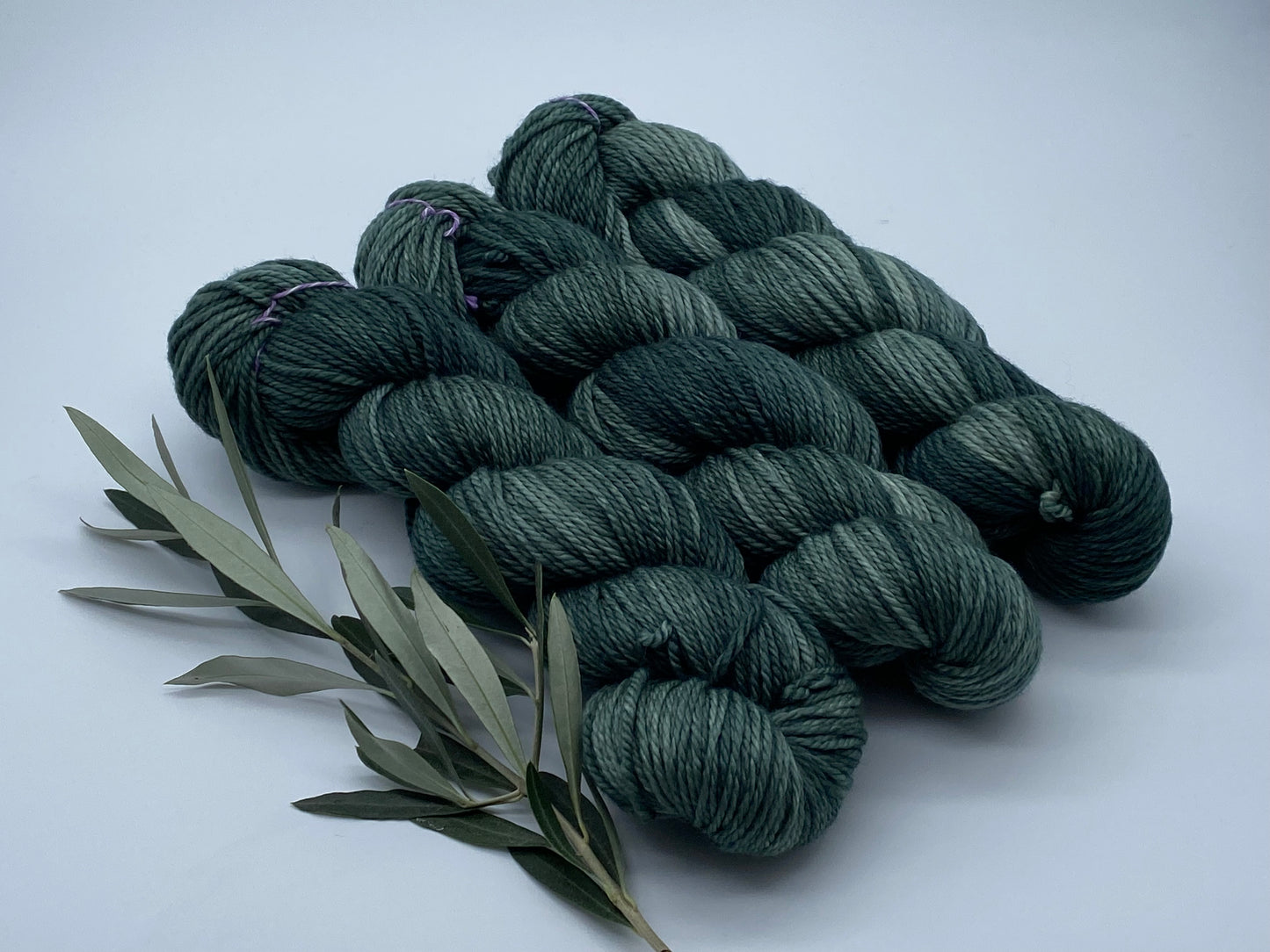 Merino 166 handgefärbtes Merinogarn 100g