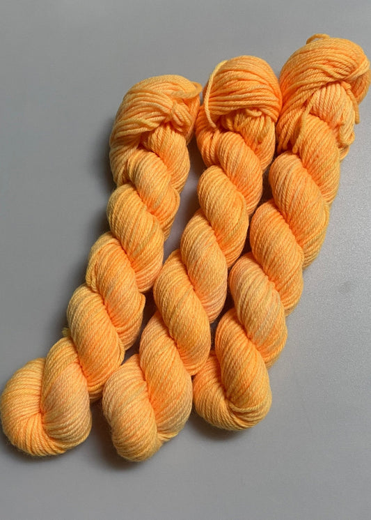 Fine Merino Socks ca. 20g handgefärbte Wolle - Sonjas Wollanstalt