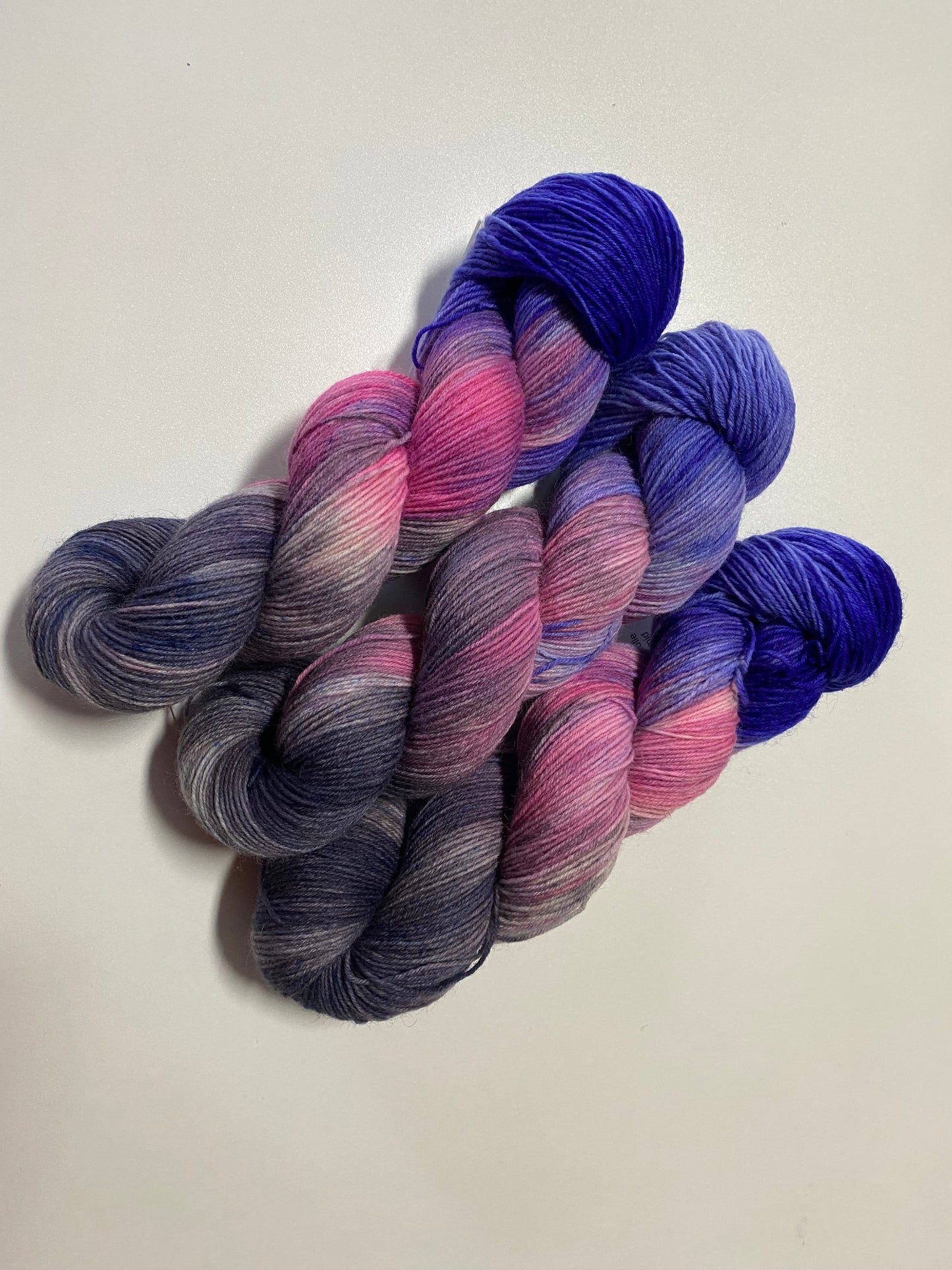 Basicsocks handgefärbte Sockenwolle