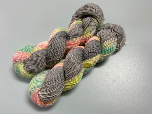 Basicsocks handgefärbte Sockenwolle
