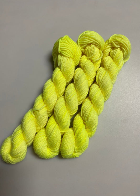 Fine Merino Socks ca. 20g handgefärbte Wolle - Sonjas Wollanstalt
