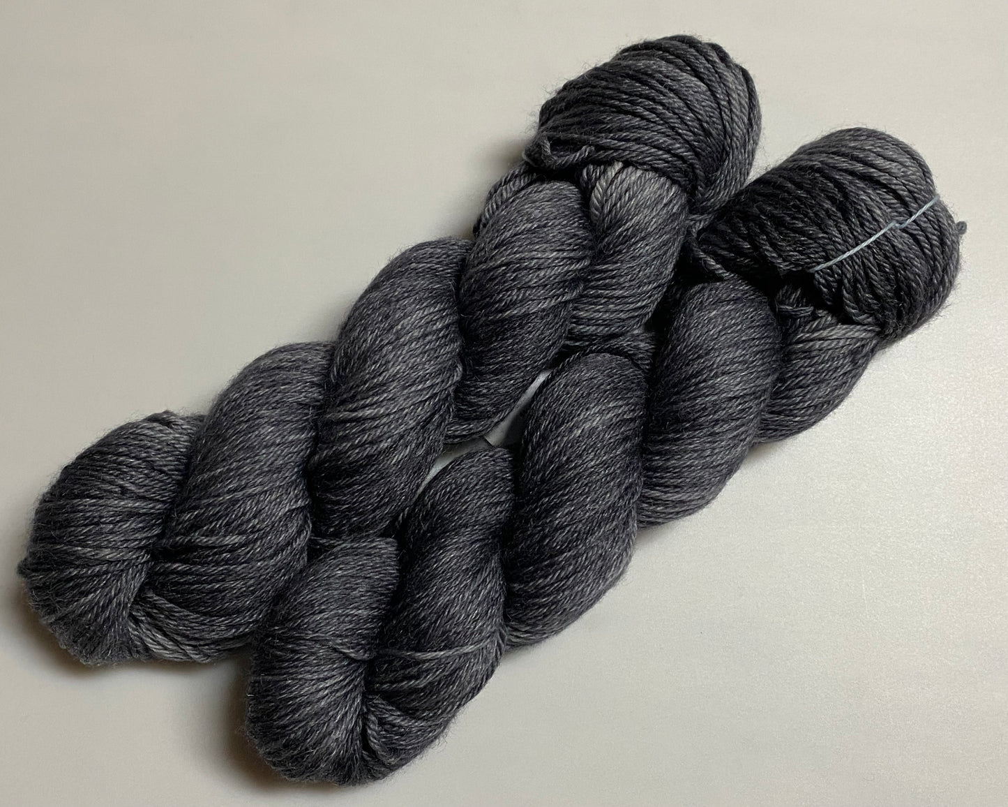 Merino Bambus DK handgefärbtes Merinogarn mit Bambusfaser
