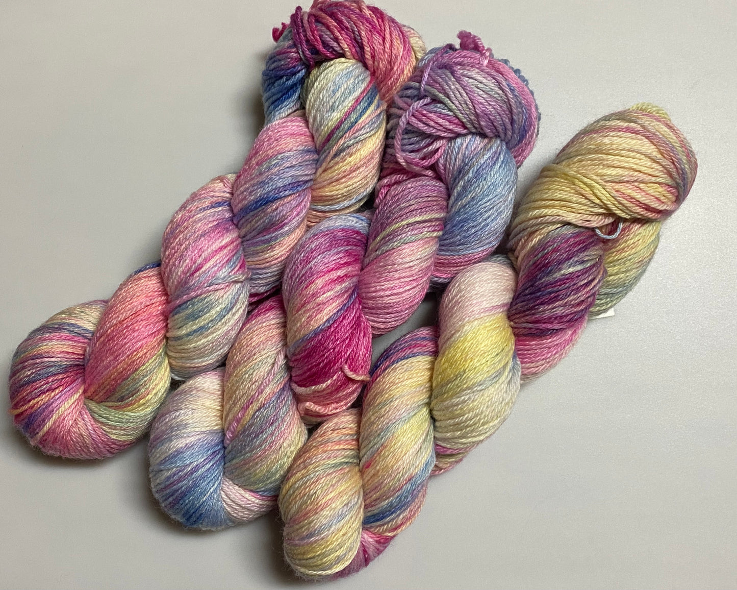Merino Bambus DK handgefärbtes Merinogarn mit Bambusfaser