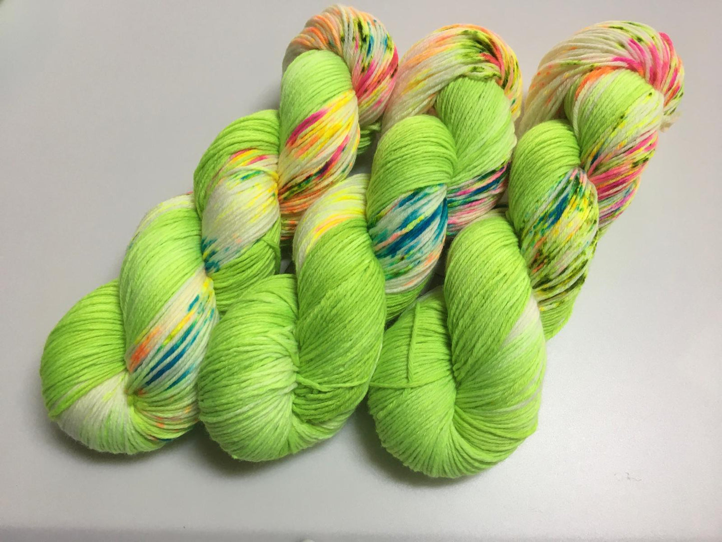 Fine Merino Socks 6 - fach handgefärbte Wolle - Sonjas Wollanstalt