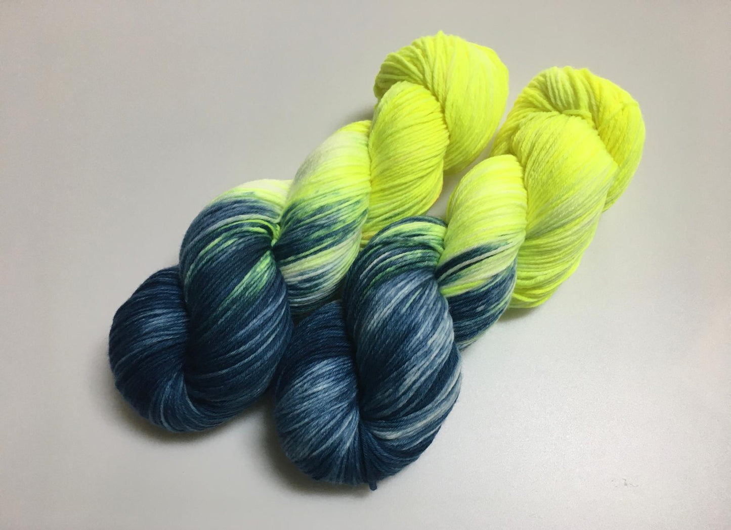 Fine Merino Socks 6 - fach handgefärbte Wolle - Sonjas Wollanstalt