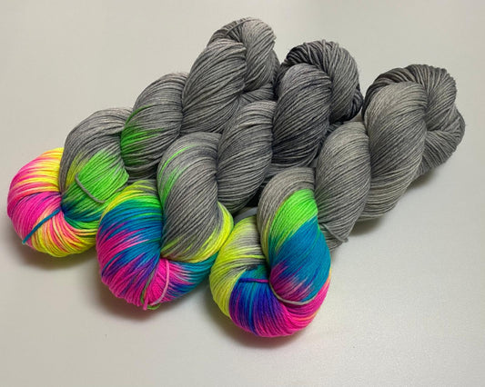Fine Merino Socks 6 - fach handgefärbte Wolle - Sonjas Wollanstalt