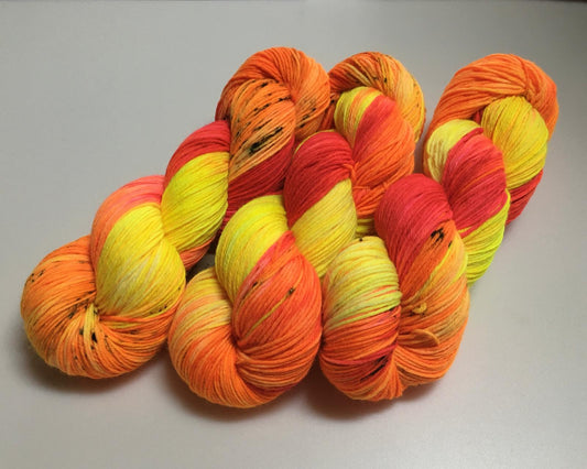 Fine Merino Socks 6 - fach handgefärbte Wolle - Sonjas Wollanstalt