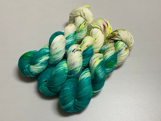 Hightwist, handgefärbte Wolle 4ply