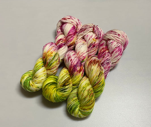 Hightwist, handgefärbte Wolle 4ply