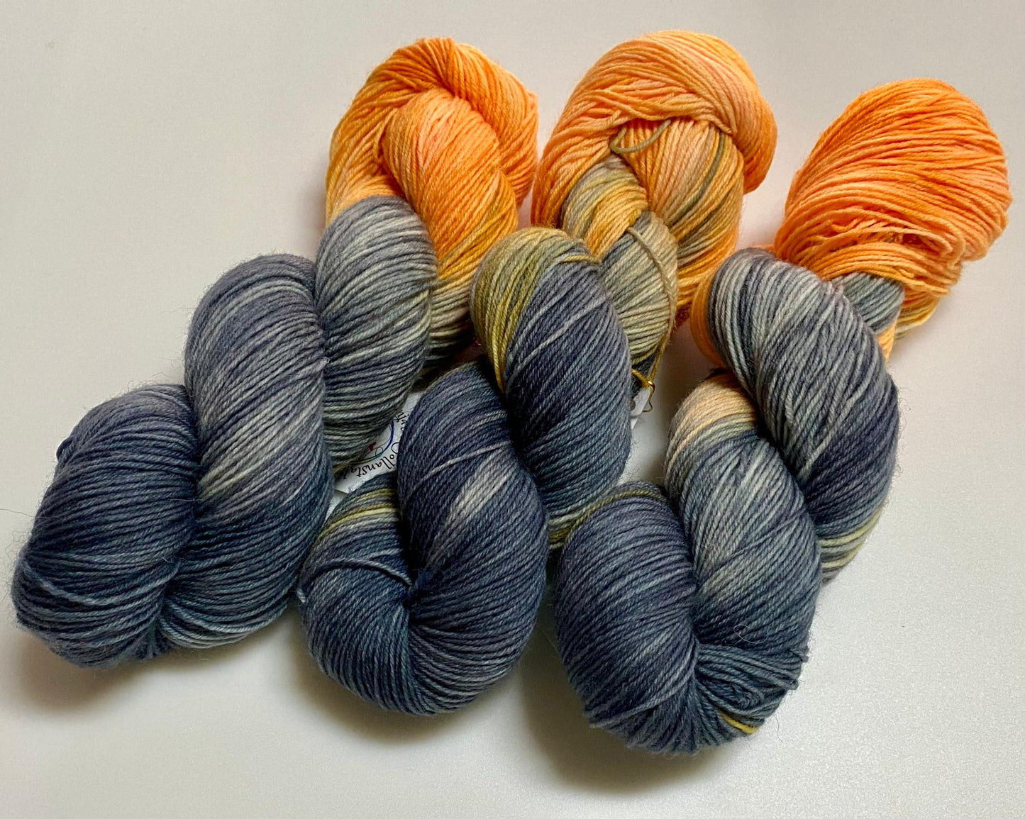 Basicsocks handgefärbte Sockenwolle