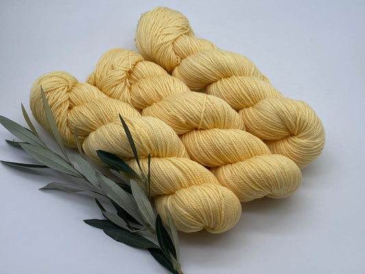 Rami Deluxe handgefärbte Wolle