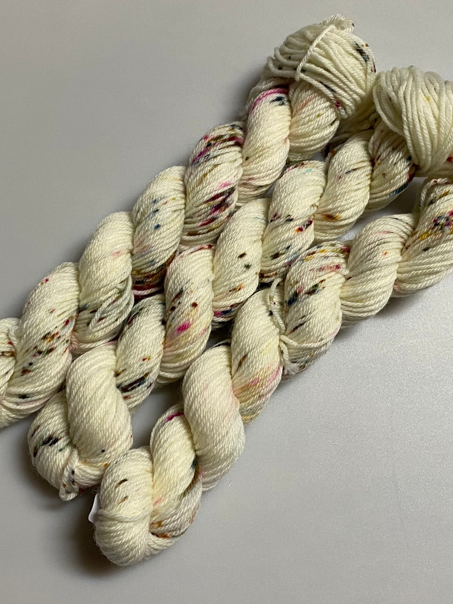 Fine Merino Socks ca. 20g handgefärbte Wolle