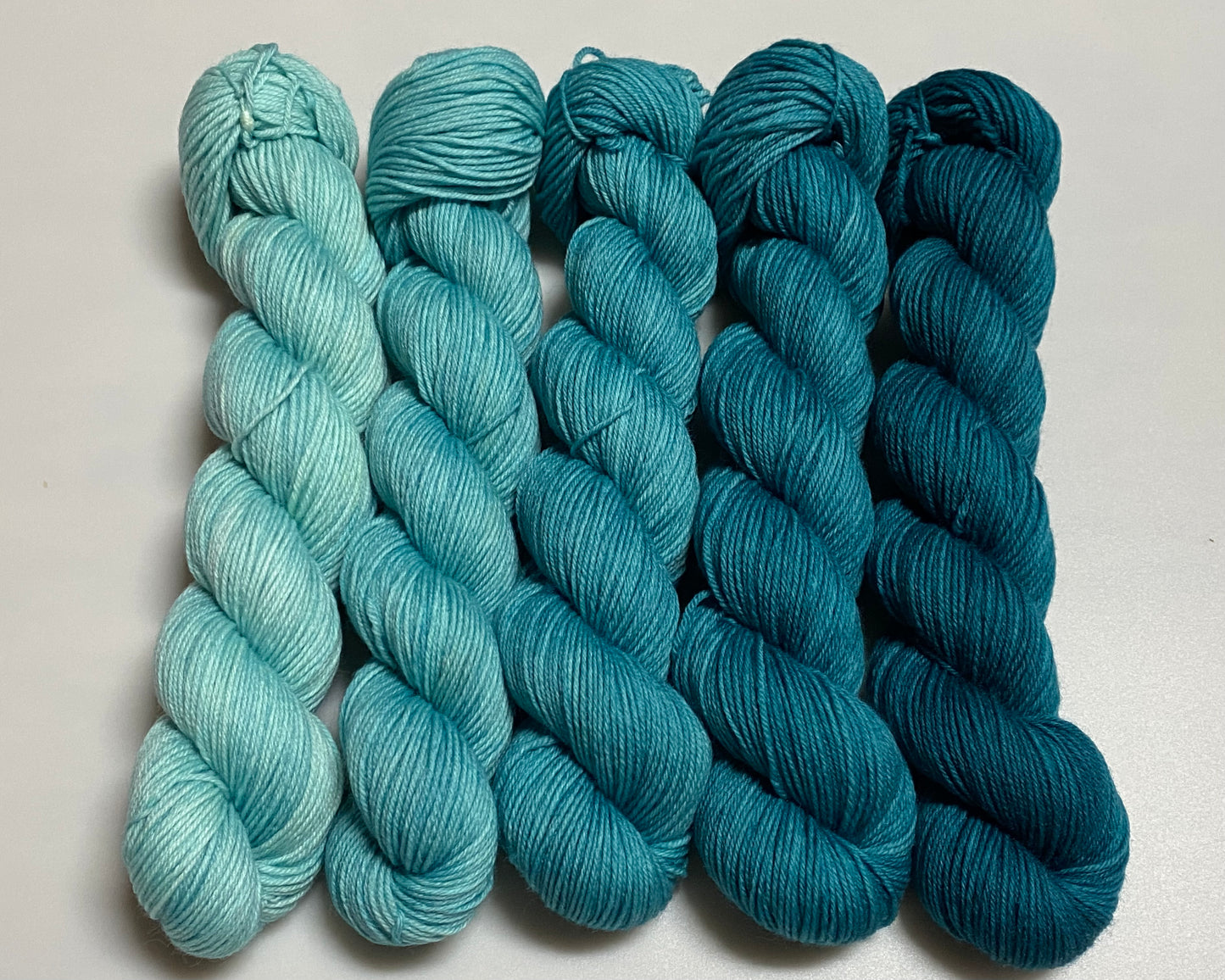 Fine Merino Socks 4-fach handgefärbt ca. 50g
