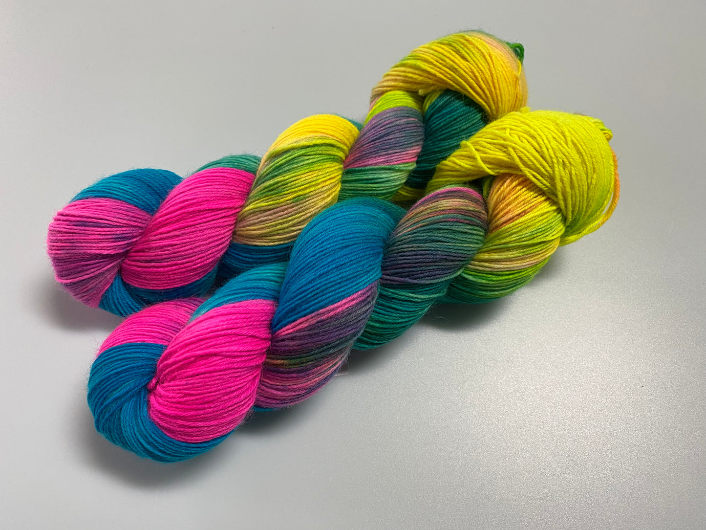 Basicsocks handgefärbte Sockenwolle