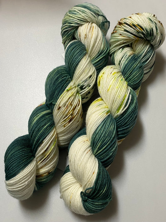 Hightwist, handgefärbte Wolle 4ply