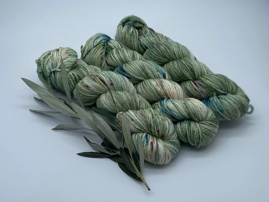 Merino 166 handgefärbtes Merinogarn 100g