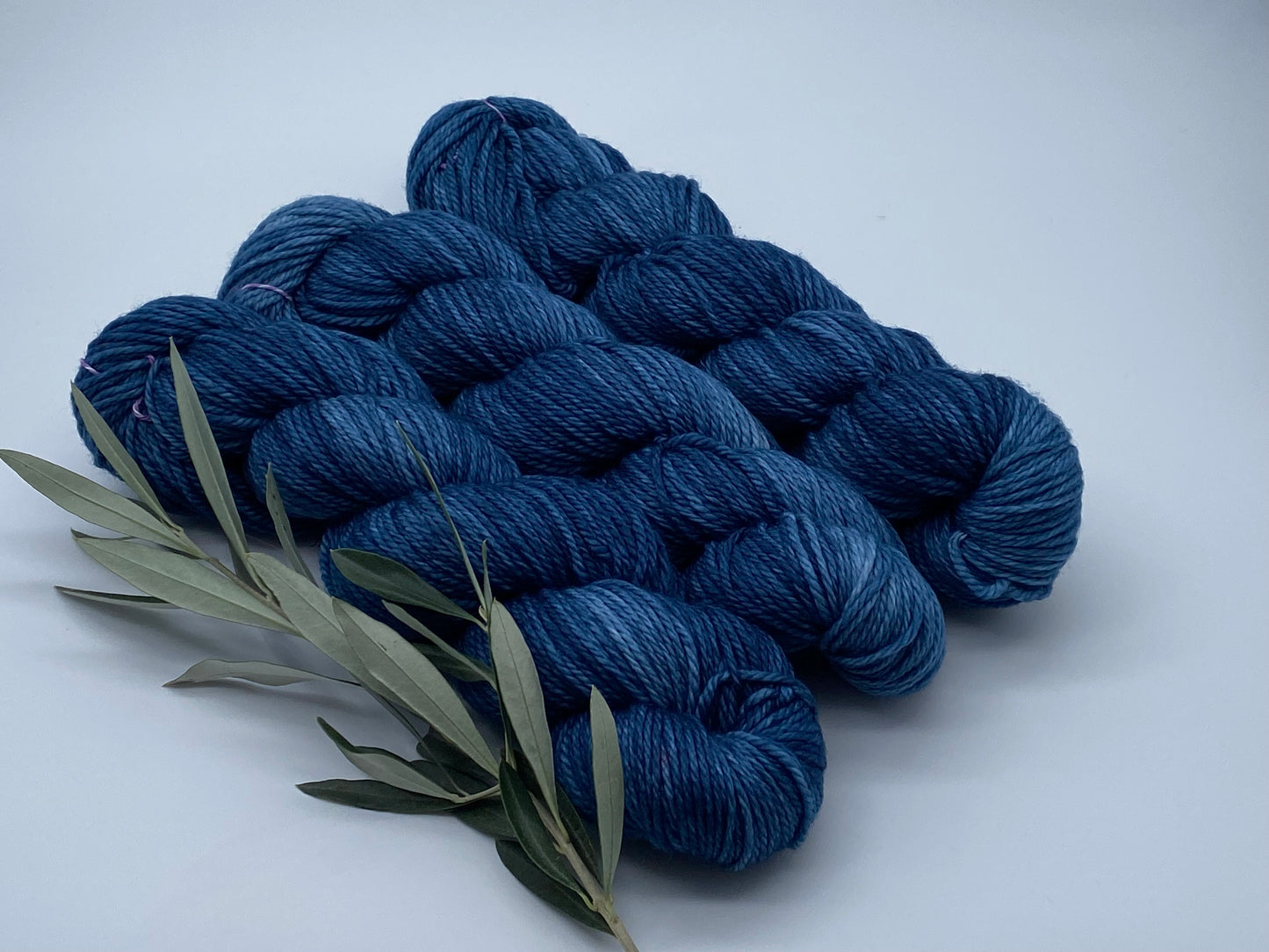 Merino 166 handgefärbtes Merinogarn 100g