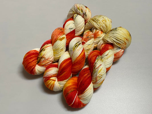 Hightwist, handgefärbte Wolle 4ply