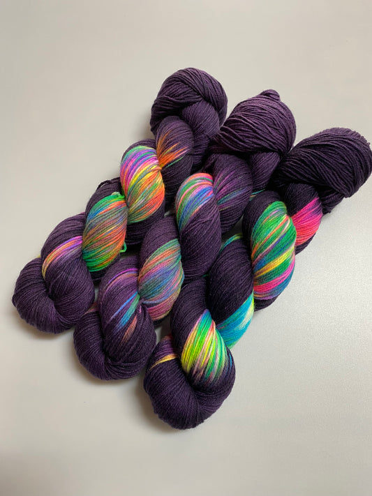 Hightwist, handgefärbte Wolle 4ply