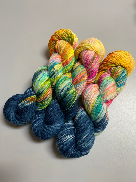 Hightwist, handgefärbte Wolle 4ply Sockenwolle